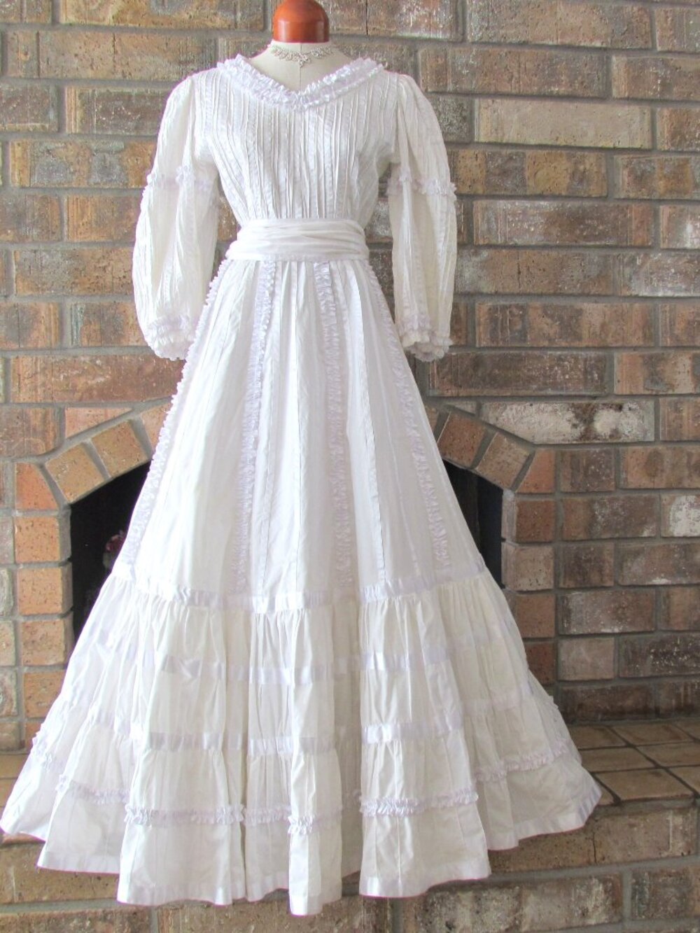 WHITE WEDDING GOWN, ROMANTIC SPANISH STYLE, LONG PUFFED SLEEVES; BRIDAL BALLGOWN